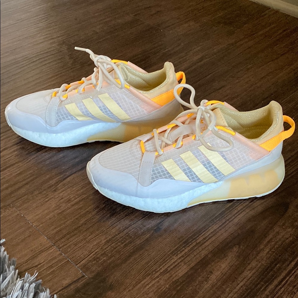 adidas ZX 2K Boost Pure “Wonder White / Orange Tint / Solar Gold-EUC